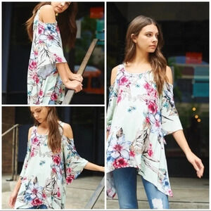 NWT Cold shoulder mint tropical floral top cold shoulder flowy beach travel